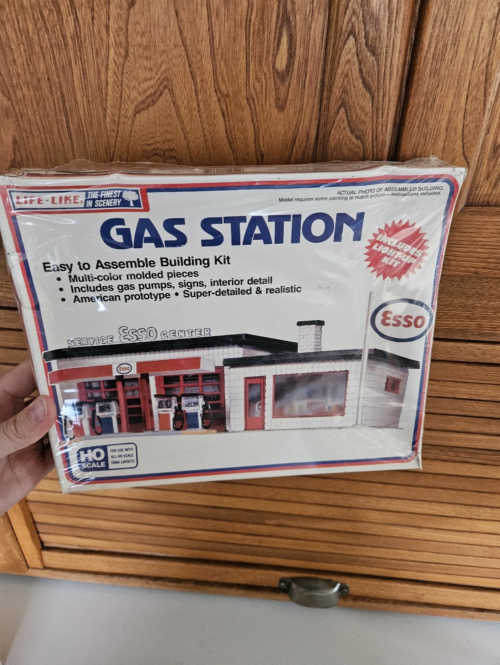 Life Like GAS STATION Model Kit with Esso Logo - Factory Sealed